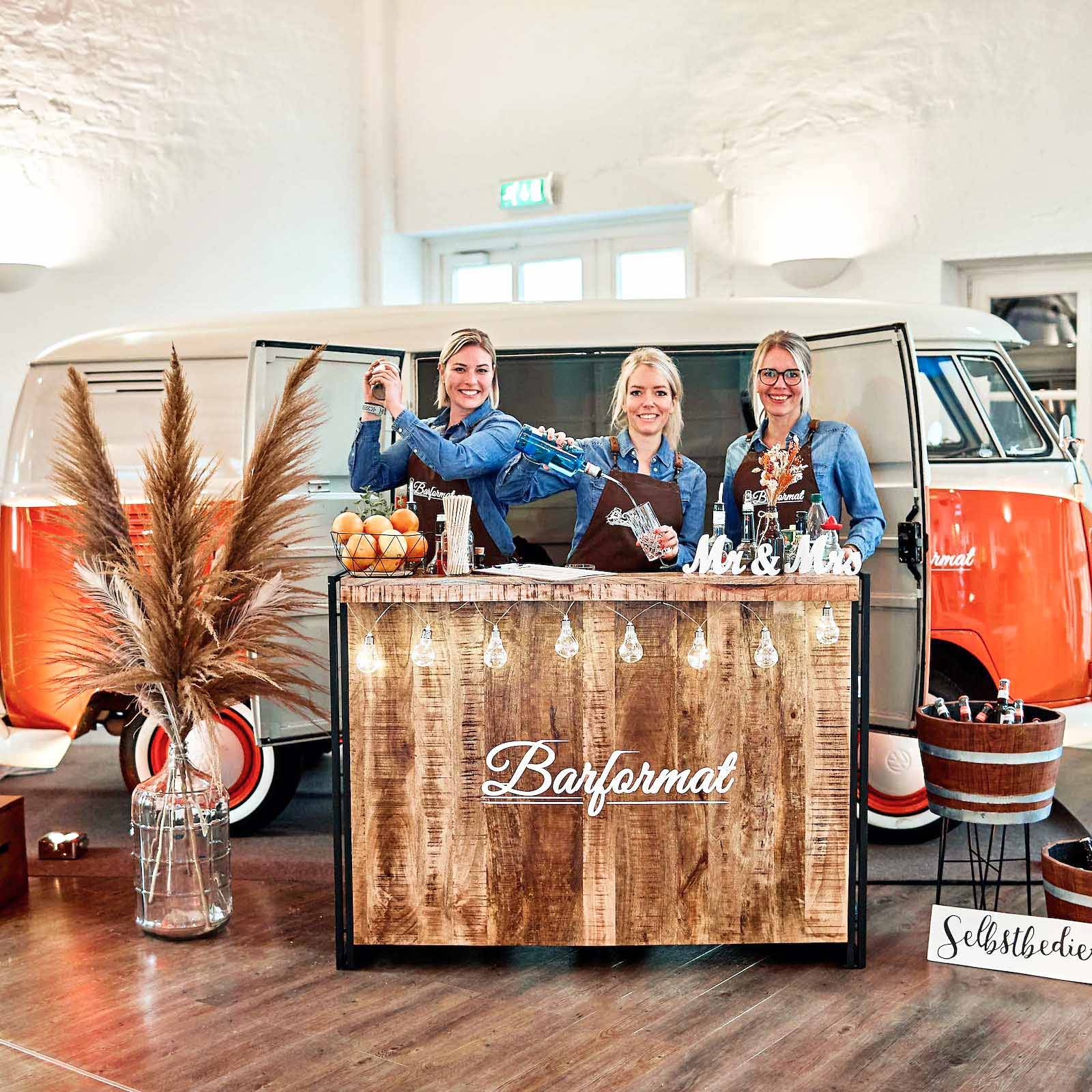 Mobile | Bar | Ape | VW | Bulli | Empfang | Hannover | Cocktailservice | Getränke | Catering | Foodtruck | Kuchen | Sektempfang | Standesamt | Barkeeper | Kellner | Hochzeit | Event | Hamburgfeiert