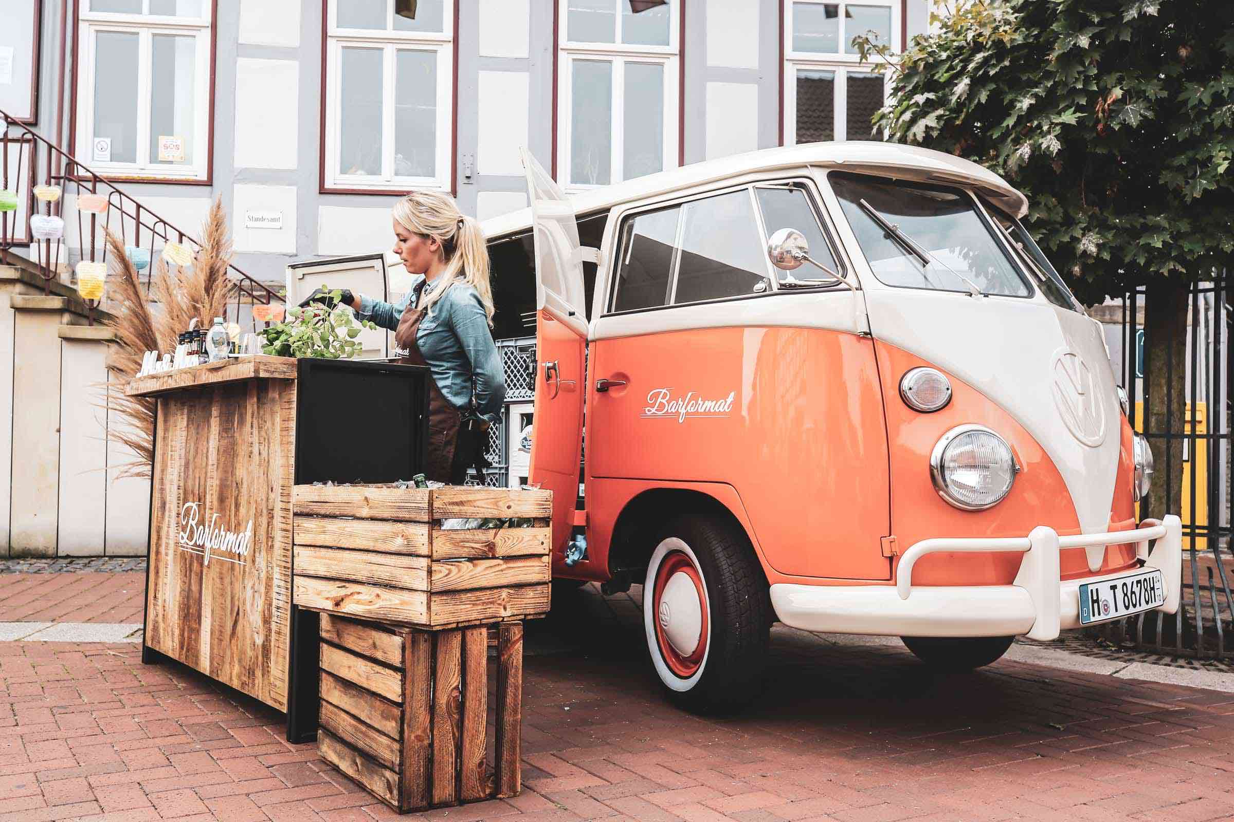 Mobile | Cocktailbar | Hamburg | Hochzeit | Sektempfang | Barkeeper | Mieten | Geburtstag | Ape | VW | Bar | Getränke | Catering | Foodtruck | Weinbar | Ginbar | Sektbar | Messe | Kaffeebar