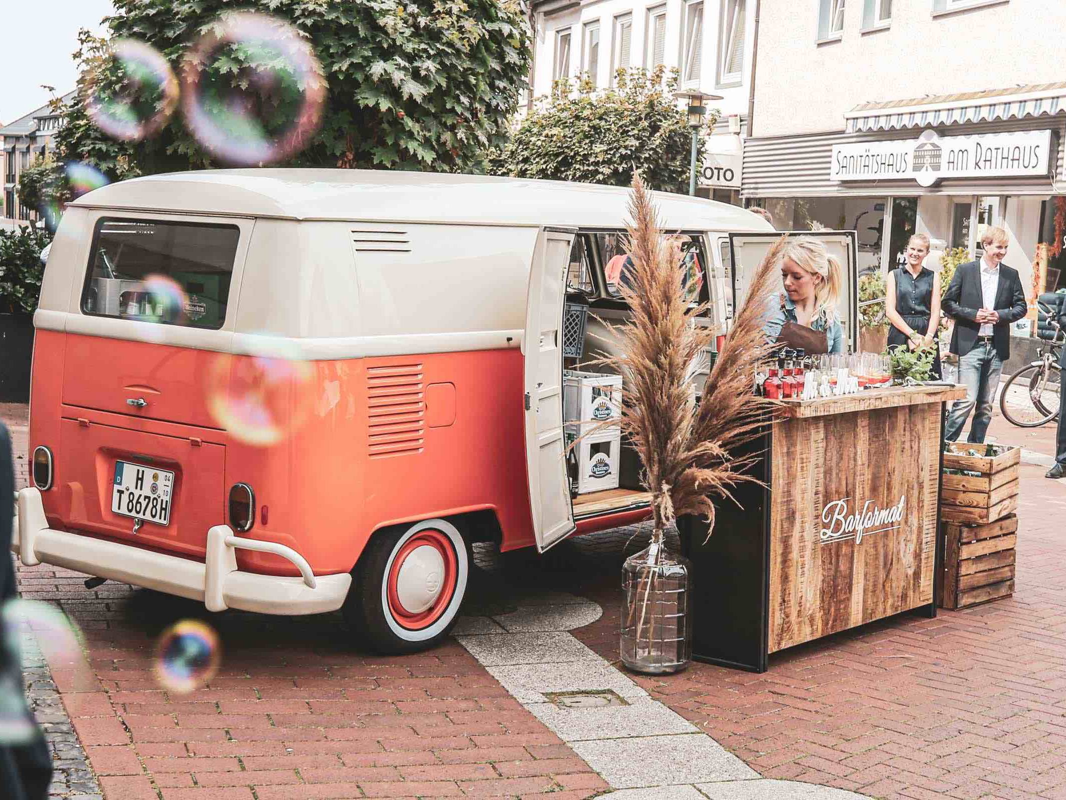 Mobile | Cocktailbar | Hochzeit | Hamburg | Sektempfang | Barkeeper | Mieten | Geburtstag | Ape | VW | Bar | Getränke | Catering | Foodtruck | Weinbar | Ginbar | Sektbar | Kaffeebar | Hamburgfeiert